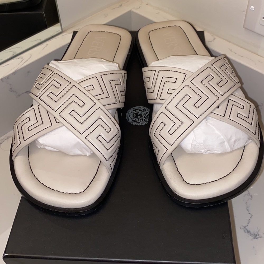 🔥Authentic Versace Mens Leather Greca Sandal 🔥